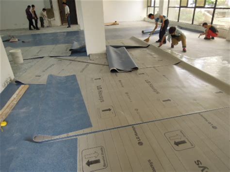 地板革怎么铺 四步搞定地板革施工 - 装修保障网