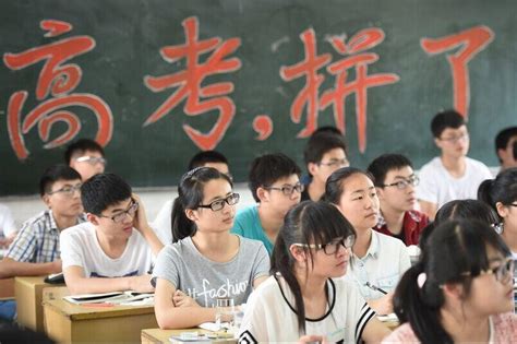为什么6亿中国人近视，“70%”的学生戴眼镜，难道是学习压力太大？_孩子