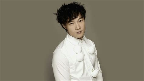 熊黛林跟陈奕迅合影图片