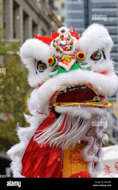 Dragon dance launches Chinese New Year celebrations at Edinburgh, UK - CGTN