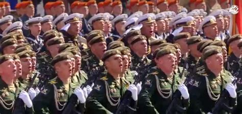 中国人民解放军仪仗方队，帅气亮相墨西哥阅兵式，现场华人热烈欢迎_凤凰网视频_凤凰网