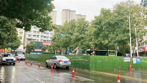 信阳市城区3路段半幅封闭施工-信阳日报-图片
