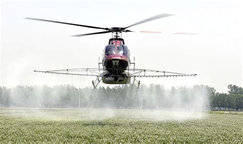 农用植保无人机直升机_-农业林业无人机直升机_喷洒农药无人机直升机-国防科技网