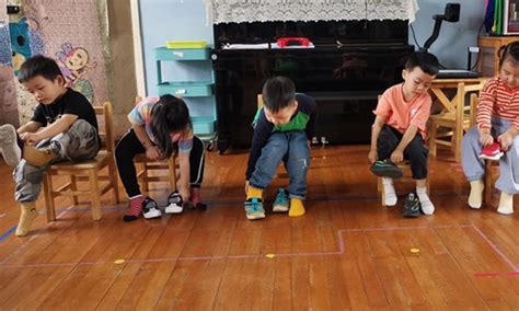 和幼：看看我的进步之“穿鞋小能手” -幼教研究 - 常州市天宁区教师发展中心