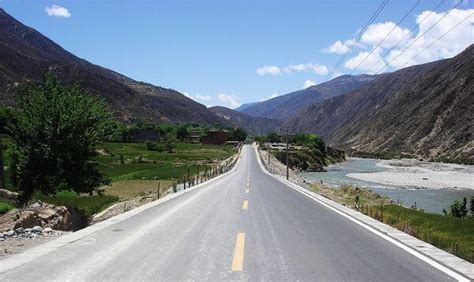 中国最长的一条国道，从新疆通到广西，全长一万多公里，你走过吗|新疆|国道|公路_新浪新闻