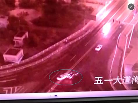 长沙橘子洲大桥发生车祸 两车碰撞1人死亡_手机新浪网