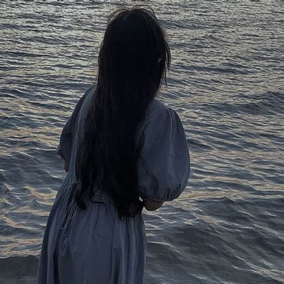 抑郁温柔女生头像