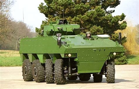 国产新一代轮式步兵战车亮相 作战能力迈入当今顶尖水平