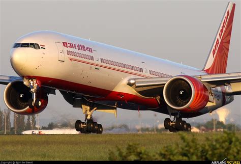 VT-ALL - Air India Boeing 777-300ER at Paris - Charles de Gaulle ...