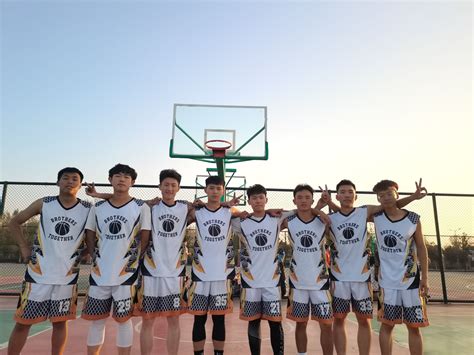 首届U10学生篮球赛开赛--克拉玛依网