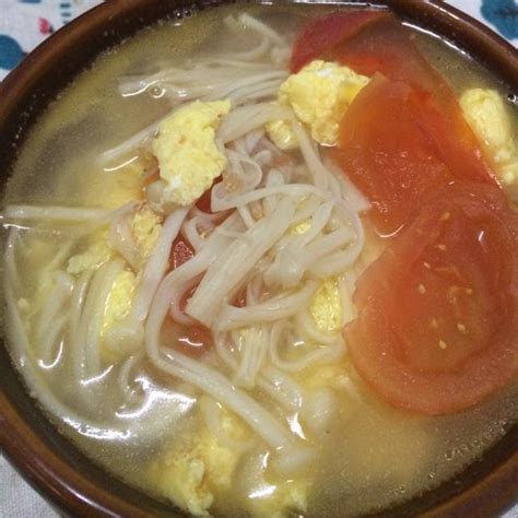 【金针菇番茄鸡蛋汤的做法步骤图，怎么做好吃】咖啡077_下厨房