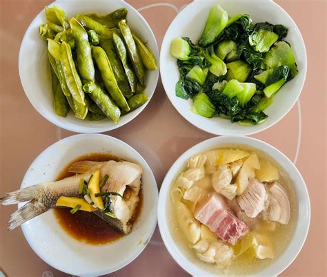 朴素的一餐：清蒸鲈鱼，水煮豌豆，炒青菜，腌笃鲜……|腌笃鲜|豌豆|清蒸鲈鱼_新浪新闻