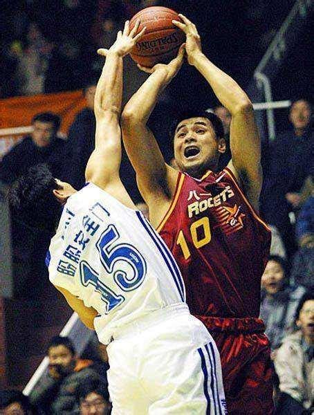 历史上的今天：16年前刘玉栋砍下44分14篮板_手机凤凰网