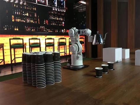 智咖大师服务智能机器人济南海事局正式上岗工作新闻中心新零售咖啡机器人设备服务商