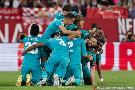 [西甲]皇家马德里2-1客胜马德里竞技 巴尔韦德连场进球_新浪图片