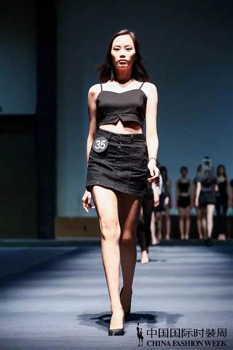 新时代学生在梅赛德斯奔驰中国国际时装周大面试_新时代模特学校 | 国际超模教育培训基地