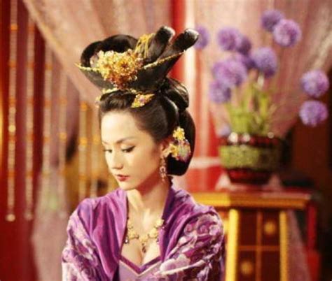 杨广登上皇帝宝座，母妃宣华夫人被他所得到_腾讯视频