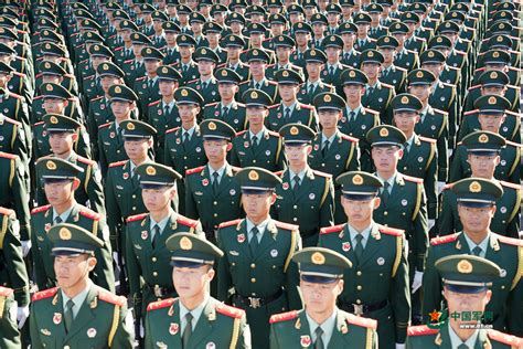 阅兵训练名场面丨如山似岳 武警部队方队来了 - 中国军网