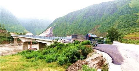 怒江泸水市打造鲜花大道 - 文化旅游 - 云桥网