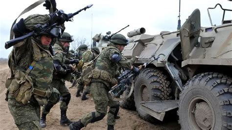 乌军攻破俄军防线，战斗比预想的更血腥和残酷，北约发出警告|乌克兰|俄军|北约_新浪新闻