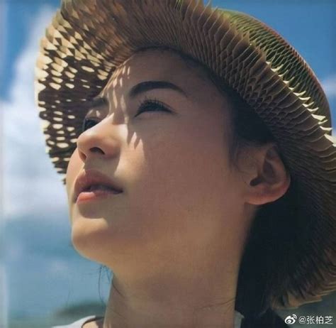 1998年,18岁的大美女张柏芝在香港拍摄柠檬茶广告时的照片 - 派谷老照片修复翻新上色
