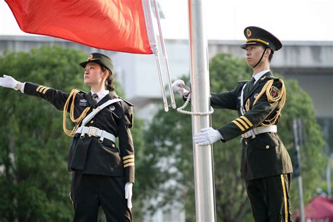 生日快乐，我的国！阜桥街道新刘庄社区举行升国旗仪式 - 民生 - 济宁 - 济宁新闻网