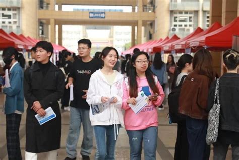 极目新闻：武汉市武昌区举办秋季校园招聘会 55家优质企业提供300个高薪岗位--湖北省人力资源和社会保障厅
