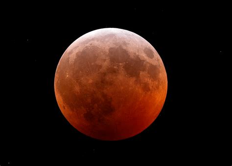 罕见“超级月亮＋血月＋月全食”隆重登场，就在明晚！_天文