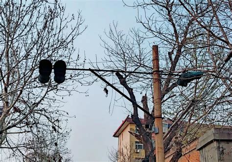 邢台123：这是近代的邢台街头信号灯吧！北长街和团结大街交差口，老邢台们你还有印象吗？