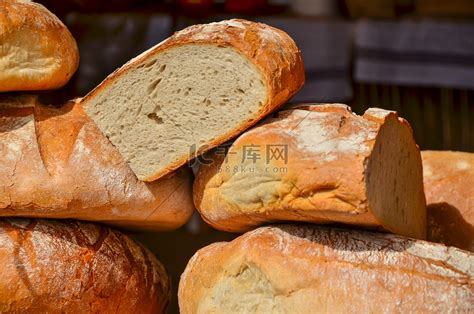 华莱士老板卖面包：3年开店200家，毛利达到70%-FoodTalks全球食品资讯