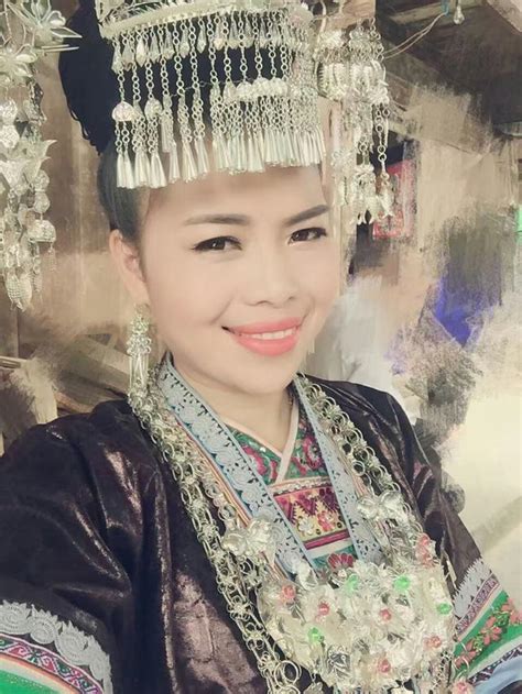 侗族甜美女生头像图片