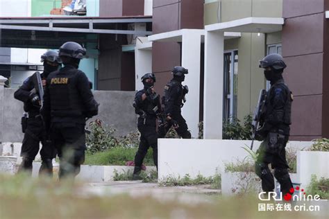 印尼警方逮捕6名恐怖分子嫌疑人 预谋袭击新加坡_凤凰资讯