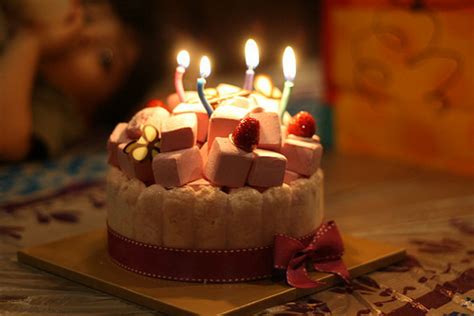十八岁成年的生日快乐祝福语-祝愿自己生日快乐的励志祝福语_名人警句