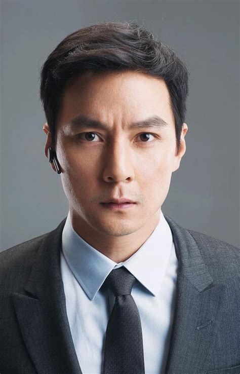 吴彦祖照镜子图片