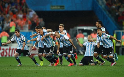 世界杯-点球大战阿根廷4-2斩荷兰 时隔24年再进决赛|阿根廷|点球大战_凤凰体育