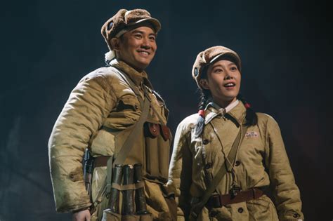话剧《英雄儿女》12月再度上演，用真诚诠释信念感用力量传达使命感 - 周到上海