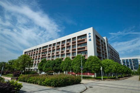江汉大学文理学院怎么样宿舍条件好吗学费多少？是几本王牌专业？