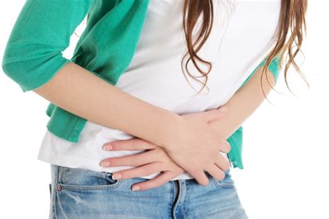 小肚子坠痛怎么回事（女性经常腰痛，小腹感觉坠胀？可能是盆腔炎“捣鬼”） | 说明书网