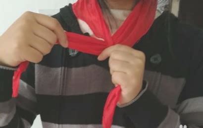 不打结红领巾系法 无结红领巾系法（详细图文教程）-小学生自学网
