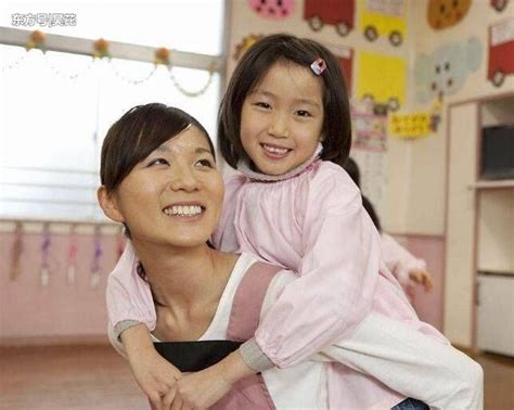 韩国催泪电影，孙女走丢12年被找回，奶奶却觉得少女变了一个人_凤凰网视频_凤凰网