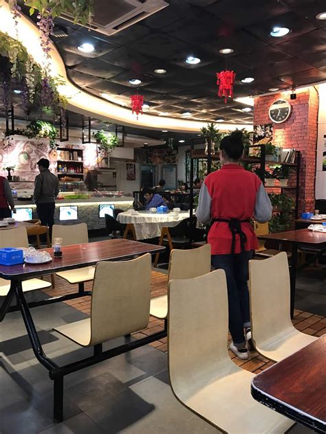 川味小吃店诱人的店名：独特新颖/有吸引力的店铺名字推荐—大吉屋起名
