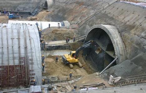 隧道加固工程施工技术交流汇报PPT(109页)-路桥工程总结-筑龙路桥市政论坛