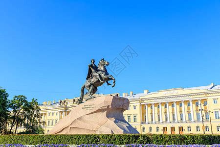 俄罗斯圣彼得堡参议院广场彼得大帝纪念碑1782年建立艺术家艾蒂安莫里斯费科内特高清图片下载-正版图片304695518-摄图网