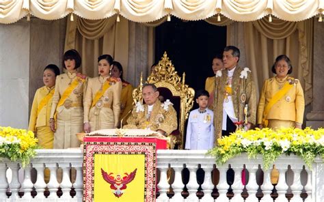 泰国国王和英拉,英拉西那瓦,泰英拉访华_大山谷图库