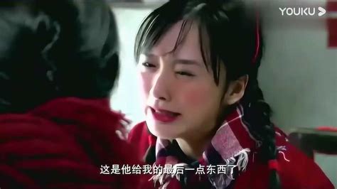 撕心裂肺女生图片
