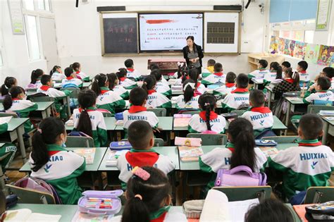 丹巴县城区第一小学校“开学第一课”丰富多彩-各县动态-康巴传媒网