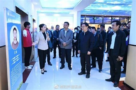 刘雨露图片