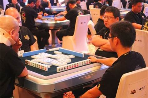 四川人打麻将图片