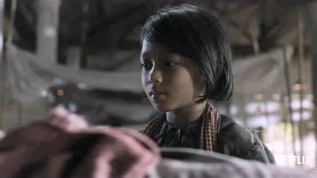 《他们先杀了我父亲:一个柬埔寨女儿的回忆录》-高清电影-完整版在线观看