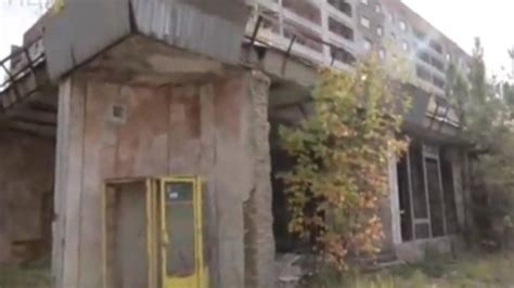 白俄罗斯切尔诺贝利禁区内一座废弃小房子的内部高清图片下载-正版图片506054540-摄图网